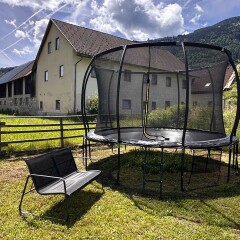 Landhaus Vorderberg tuin en trampoline