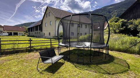 Landhaus Vorderberg tuin en trampoline