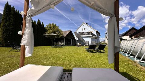 Landhaus Vorderberg tuin vanuit heerlijk loungebed